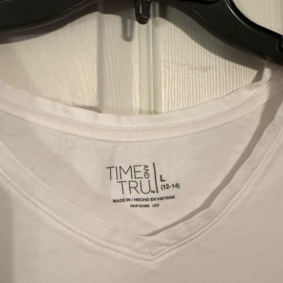 Women’s size large top - Picture 2 of 3